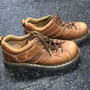 Dr. Martens Finnegan